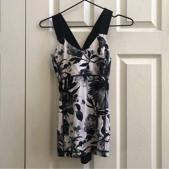 TWO Lululemon tops size 4 - Picture 5 of 8